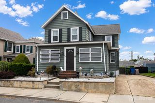14 Quaid Street, Sayreville, NJ 08872