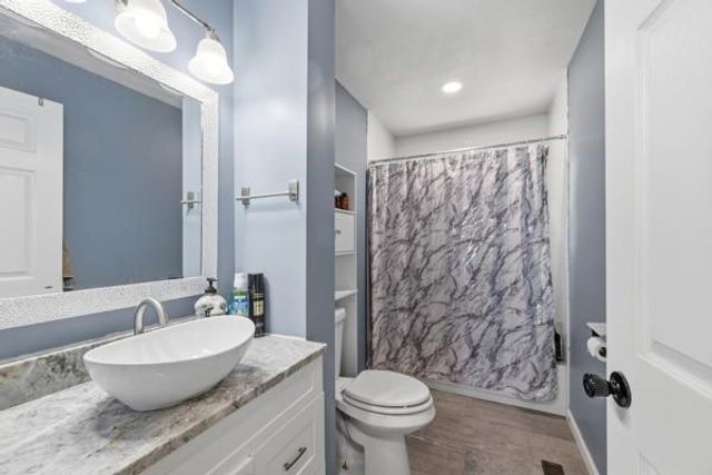 5011 NE 44th Terrace, Kansas City, MO 64117