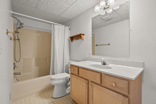 5823 Wood Valley Road 84, Kalamazoo, MI 49009