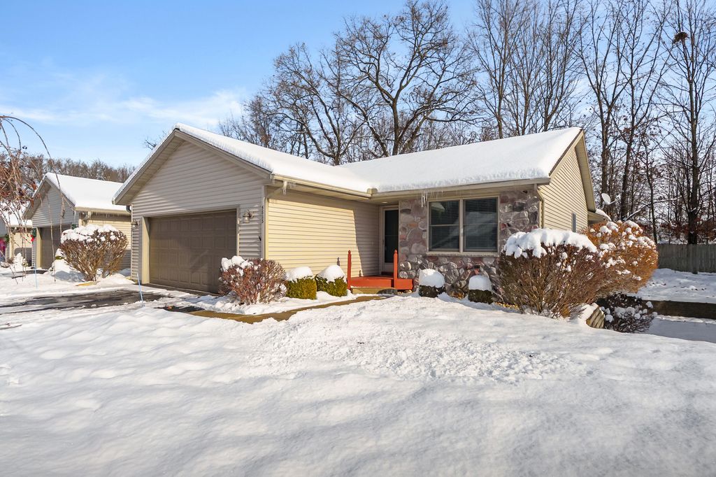 5823 Wood Valley Road 84, Kalamazoo, MI 49009