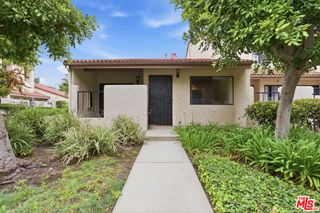 18136 Oxnard Street 39, Tarzana, CA 91356