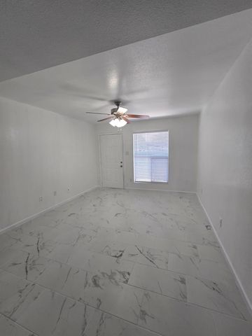 5929 Queensloch Drive 137, Houston, TX 77096