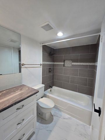 5929 Queensloch Drive 137, Houston, TX 77096