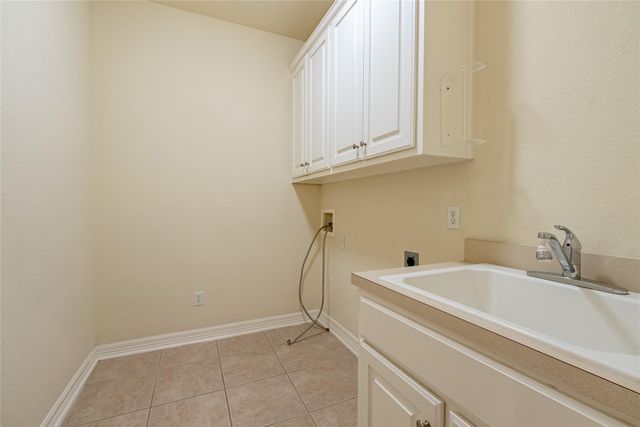 1305 Delsie DR A, Lakeway, TX 78734