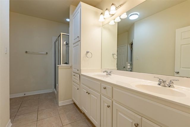 1305 Delsie DR A, Lakeway, TX 78734