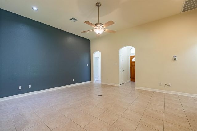 1305 Delsie DR A, Lakeway, TX 78734