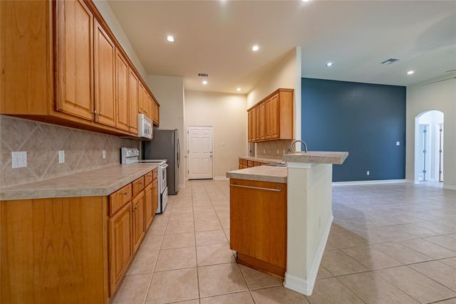 1305 Delsie DR A, Lakeway, TX 78734