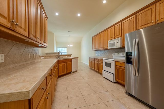 1305 Delsie DR A, Lakeway, TX 78734