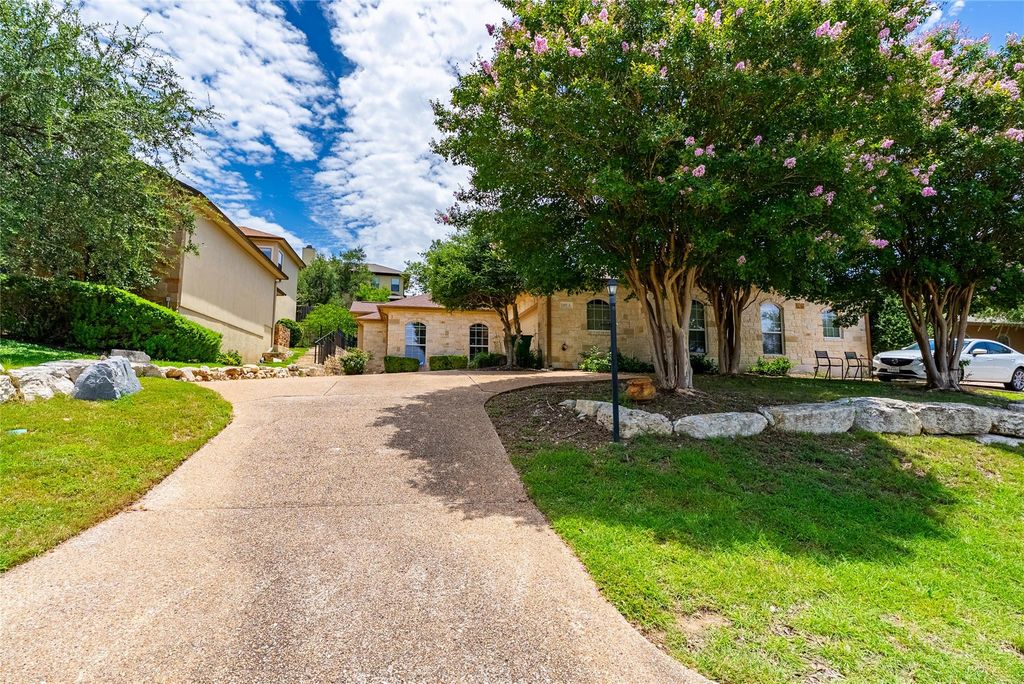 1305 Delsie DR A, Lakeway, TX 78734