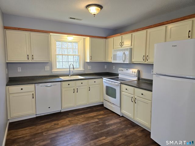 177 Bemis Street 4D, Plymouth, CT 06786