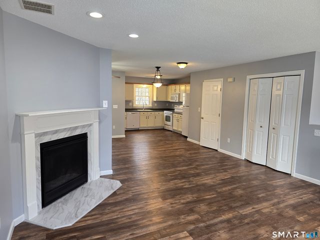 177 Bemis Street 4D, Plymouth, CT 06786