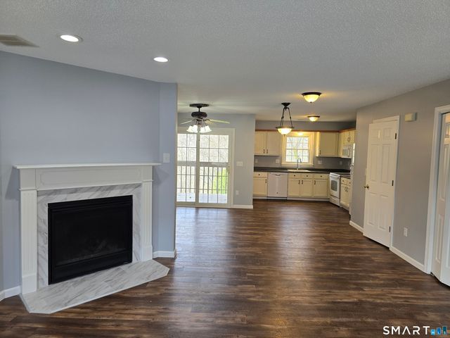 177 Bemis Street 4D, Plymouth, CT 06786