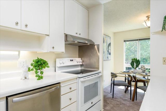 833 N Humboldt Street 208, San Mateo, CA 94401