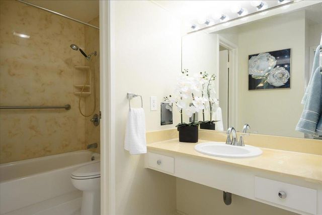 833 N Humboldt Street 208, San Mateo, CA 94401