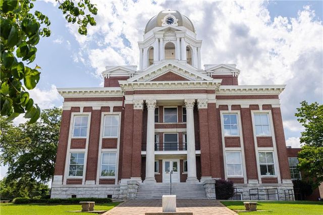 318 Cavalier SE Lane, Acworth, GA 30102