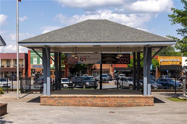 318 Cavalier SE Lane, Acworth, GA 30102