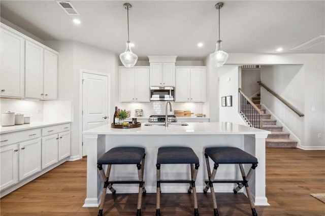 318 Cavalier SE Lane, Acworth, GA 30102