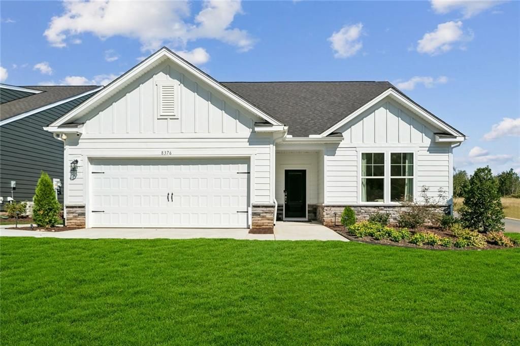 318 Cavalier SE Lane, Acworth, GA 30102