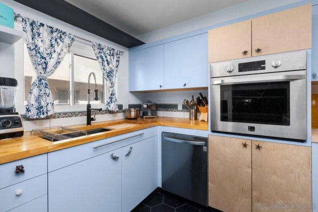 2676 Worden St 61, San Diego, CA 92110