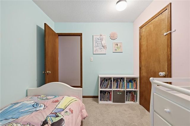 2608 NW Pembroke Court, Blue Springs, MO 64015