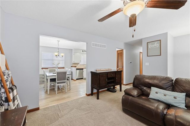 2608 NW Pembroke Court, Blue Springs, MO 64015