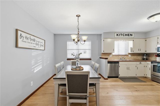 2608 NW Pembroke Court, Blue Springs, MO 64015