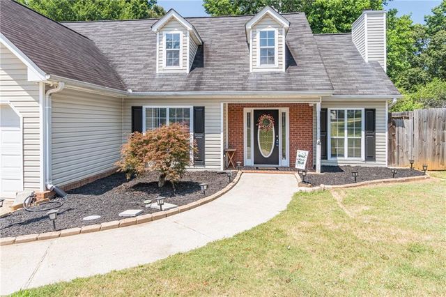 4872 Hunt Club Drive, Flowery Branch, GA 30542