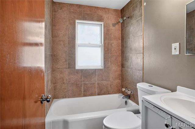 1434 Comet Drive, St Louis, MO 63137
