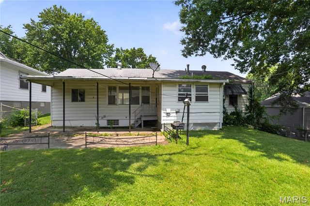 1434 Comet Drive, St Louis, MO 63137