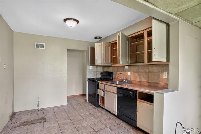 1434 Comet Drive, St Louis, MO 63137