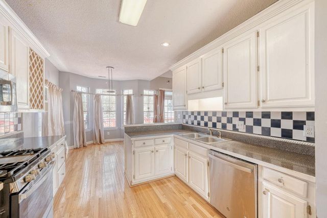 6004 Bordeau Walk SE, Smyrna, GA 30082