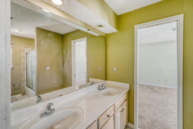 6004 Bordeau Walk SE, Smyrna, GA 30082