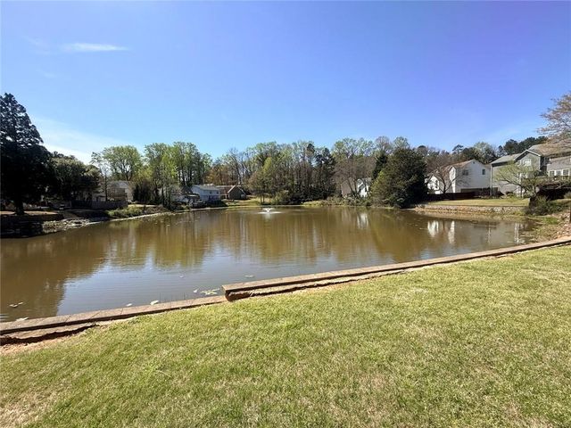 6004 Bordeau Walk SE, Smyrna, GA 30082