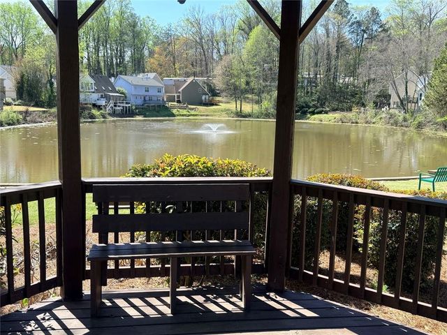 6004 Bordeau Walk SE, Smyrna, GA 30082