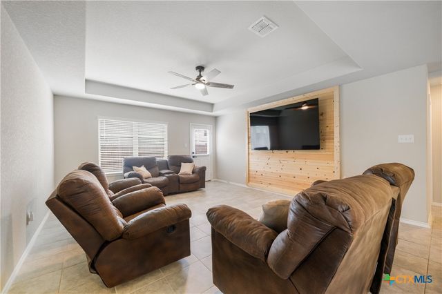 713 Angus Drive, Seguin, TX 78155