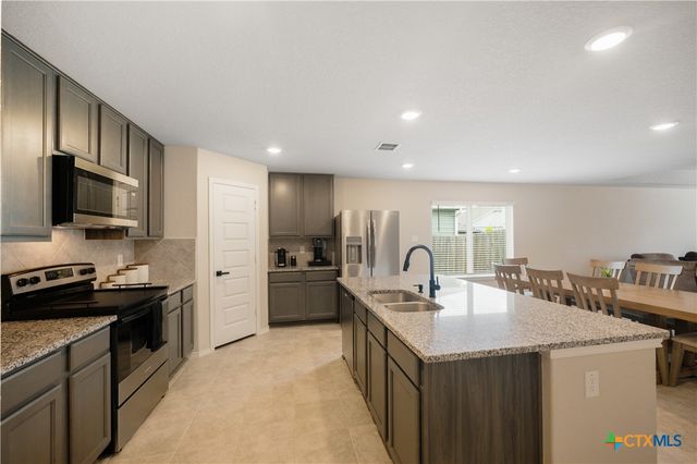 713 Angus Drive, Seguin, TX 78155