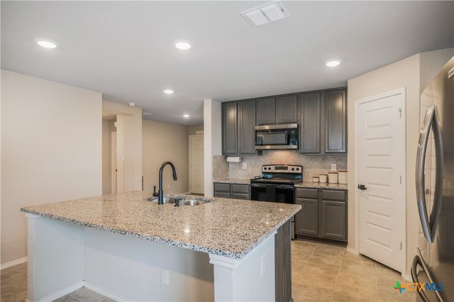 713 Angus Drive, Seguin, TX 78155