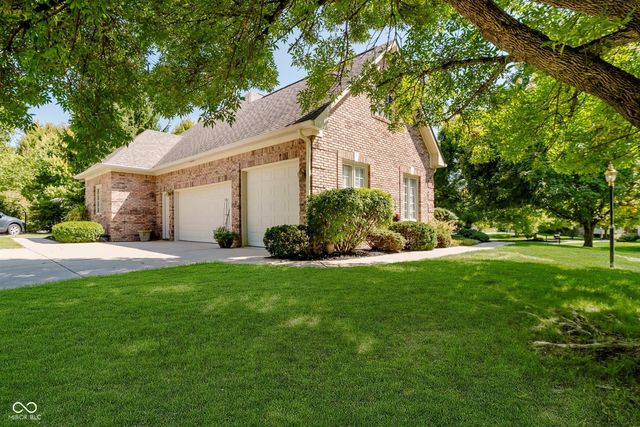 4827 Woods Edge Drive, Zionsville, IN 46077