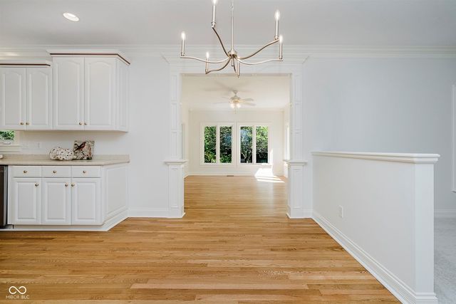 4827 Woods Edge Drive, Zionsville, IN 46077