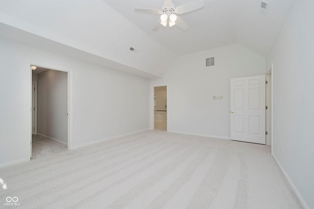 4827 Woods Edge Drive, Zionsville, IN 46077