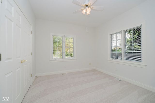 4827 Woods Edge Drive, Zionsville, IN 46077