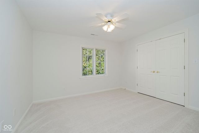 4827 Woods Edge Drive, Zionsville, IN 46077