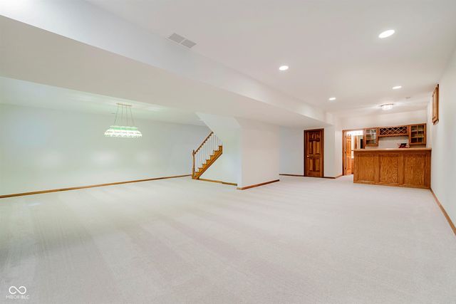 4827 Woods Edge Drive, Zionsville, IN 46077