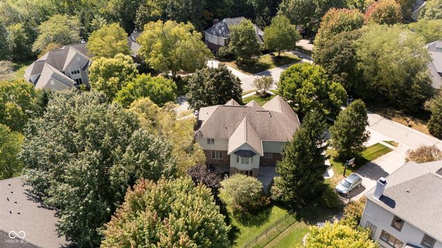 4827 Woods Edge Drive, Zionsville, IN 46077