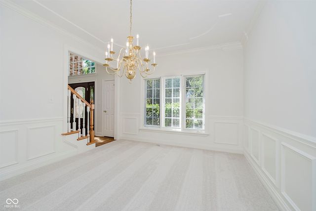 4827 Woods Edge Drive, Zionsville, IN 46077