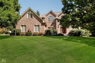 4827 Woods Edge Drive, Zionsville, IN 46077