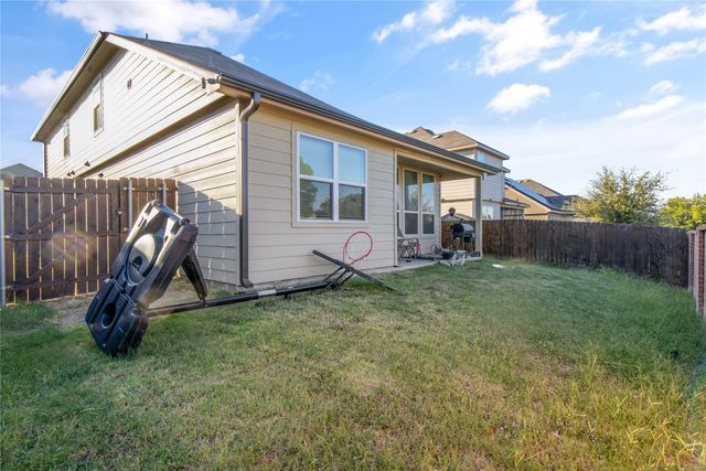 1425 Tall Pine Way, Fort Worth, TX 76112