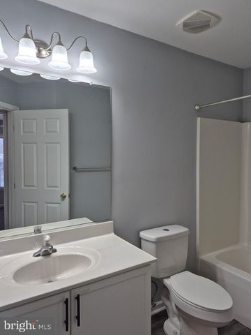 43 SCARBORO DR, Bunker Hill, WV 25413