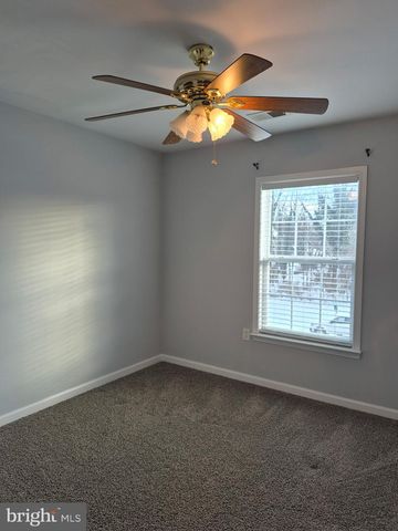 43 SCARBORO DR, Bunker Hill, WV 25413