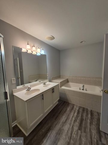 43 SCARBORO DR, Bunker Hill, WV 25413